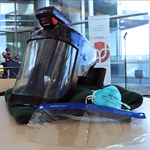 An innovative new healthcare device, the Beam Helmet, was on display—along with the technology it replaces—during the Feb. 27, 2025, Idea Pub: Morning Edition. The helmet was invented by UNMC Associate Professor of nursing, Elizabeth Beam, PhD, RN, who also spoke at the event.